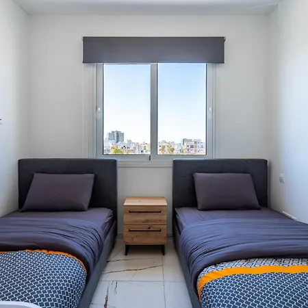 Lägenhet Sky 2-bedroom In Larnaca