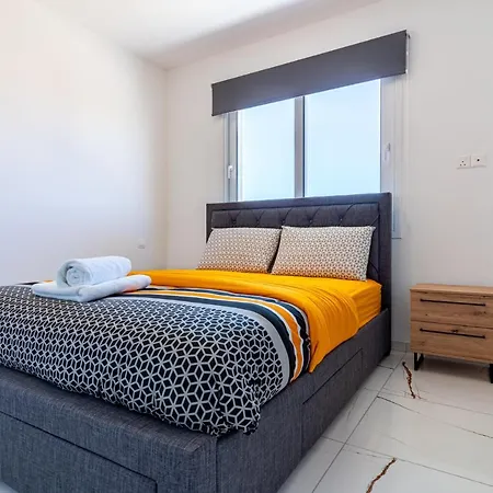 Lägenhet Sky 2-bedroom In Larnaca