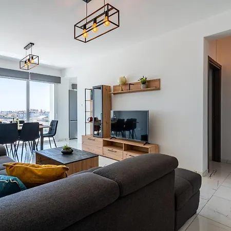 Lägenhet Sky 2-bedroom In Larnaca